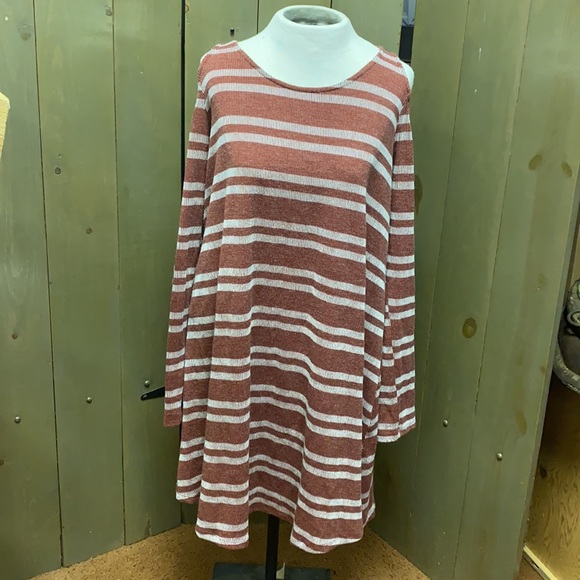 Open Shoulder Dress Shirt - Picture 2 of 6